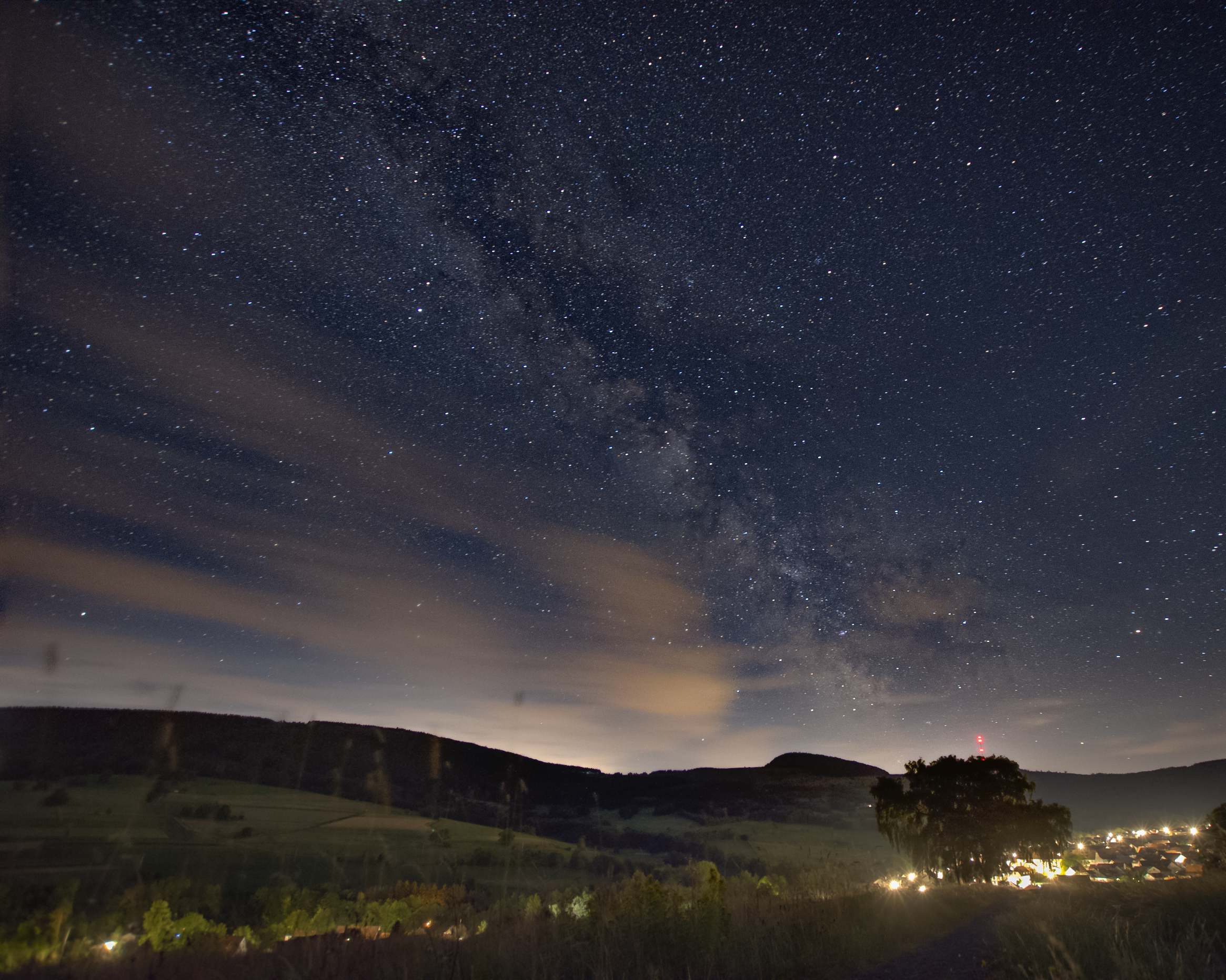 Milchstraße über der langen Rhön im Sternenpark Rhön